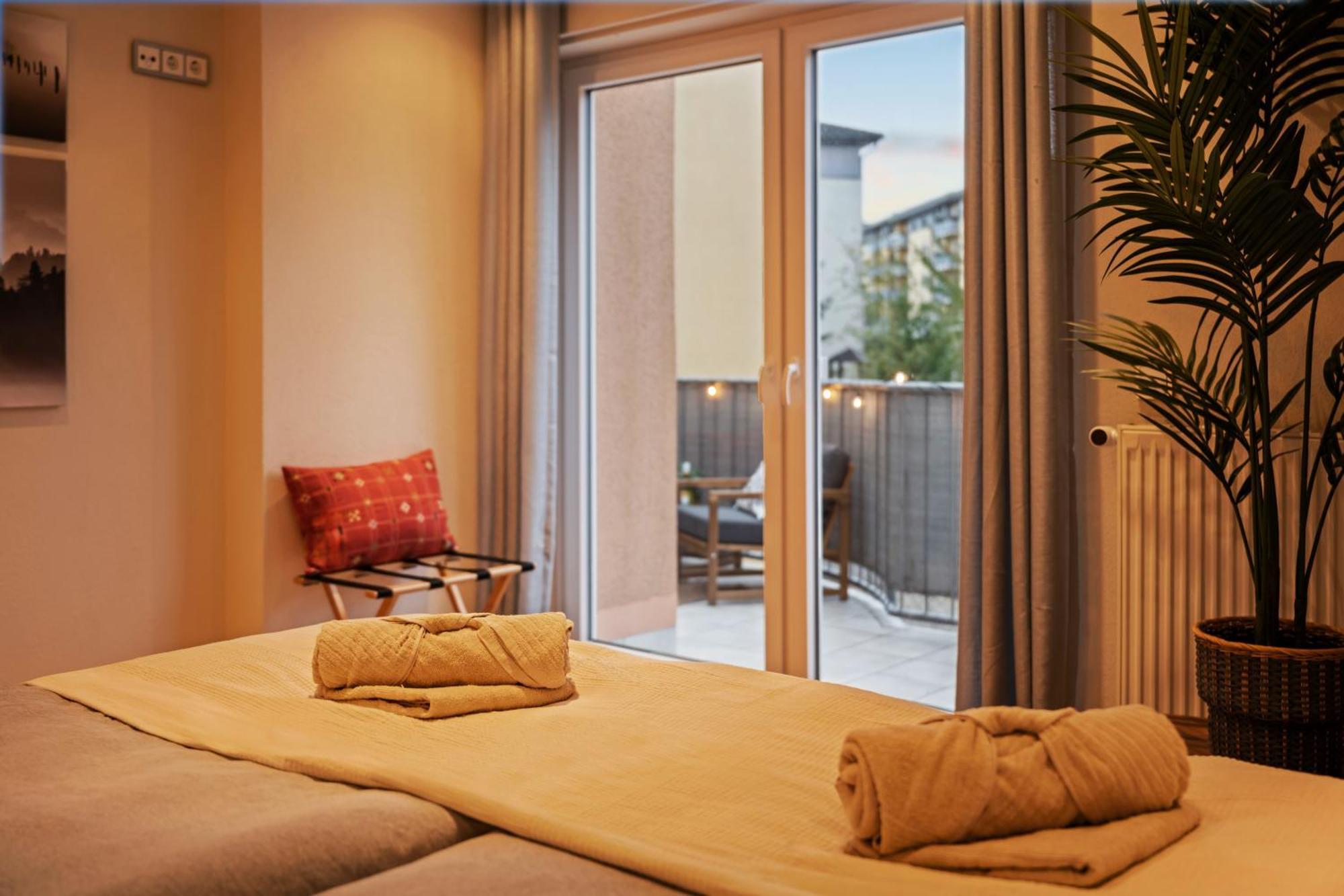 Edler Wohnraum Schwanenteich-Suite Mit Balkon, Kaffeevollautomat, Lift & Parkplatz Zwickau Exterior foto